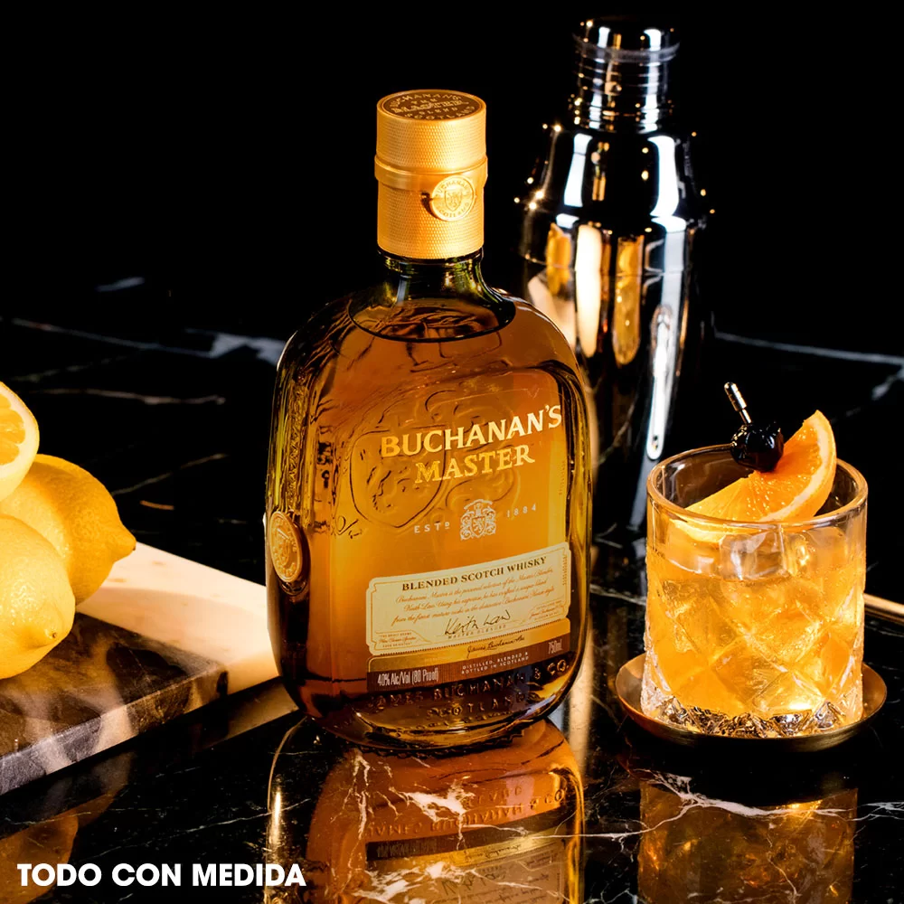 Whisky Buchanans Master 750 ml. 2 Whisky Buchanans Master 750 ml.