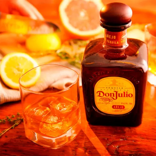Tequila Don Julio Añejo 700 ml. 5 Tequila Don Julio Añejo 700 ml.
