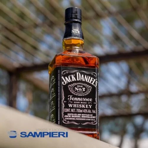 Whiskey Jack Daniels 700 ml. 3 Whiskey Jack Daniels 700 ml.
