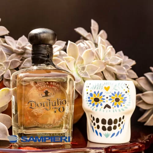 Tequila Don Julio 70 Añejo Cristalino 700 ml. + Vaso Calavera 4 Tequila Don Julio 70 Añejo Cristalino 700 ml. + Vaso Calavera