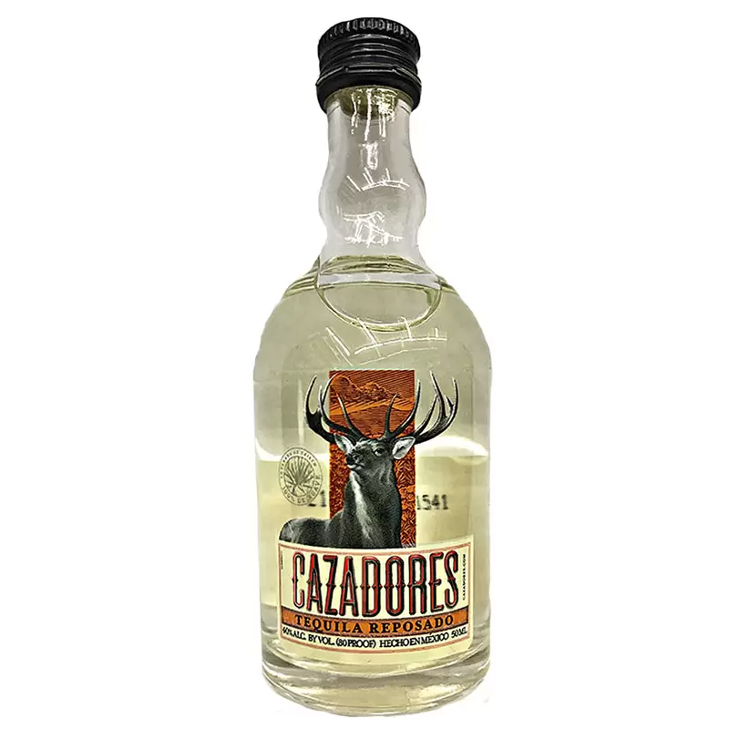 Tequila Cazadores Reposado 50 ml. 1 TEQUILA CAZADORES REPOSADO 50 ml.