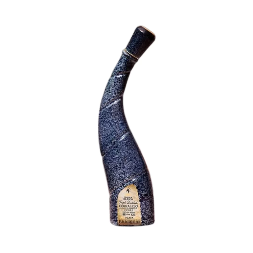Tequila Corralejo Blanco Triple Destilado en Alambique de Cobre 750 ml. 1 Tequila Corralejo Blanco Triple Destilado en Alambique de Cobre 750 ml.